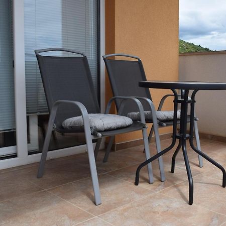 Studio Apartment With Balcony Трогир Екстериор снимка
